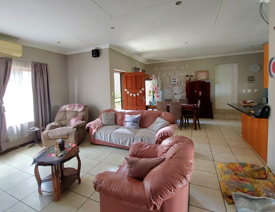 3 Bedroom Property for Sale in Melodie North West